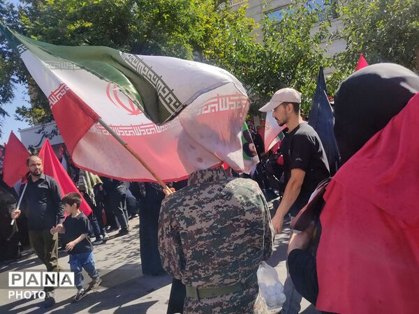 حضور پرشور ملت عظیم الشأن ایران در مراسم وداع با پیکر رهبر شهید