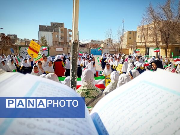 زنگ انقلاب در دبستان مهرعلی نادیپور، طنین‌انداز شد