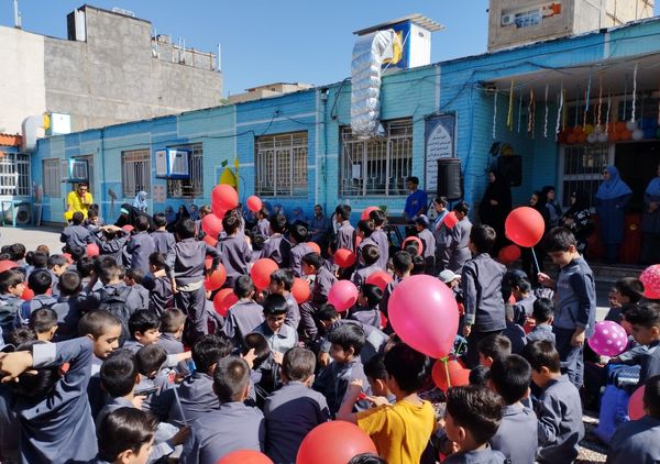 برگزاری جشن و تقدیر از معلمان در دبستان امامت یک