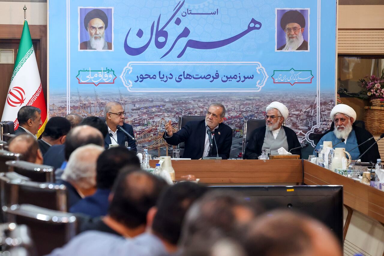 پیشنهاد انتقال پایتخت به سمت خلیج فارس یک الزام است نه انتخاب