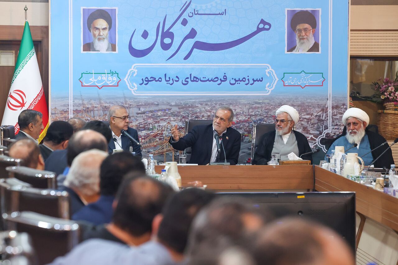 پیشنهاد انتقال پایتخت به سمت خلیج فارس یک الزام است نه انتخاب
