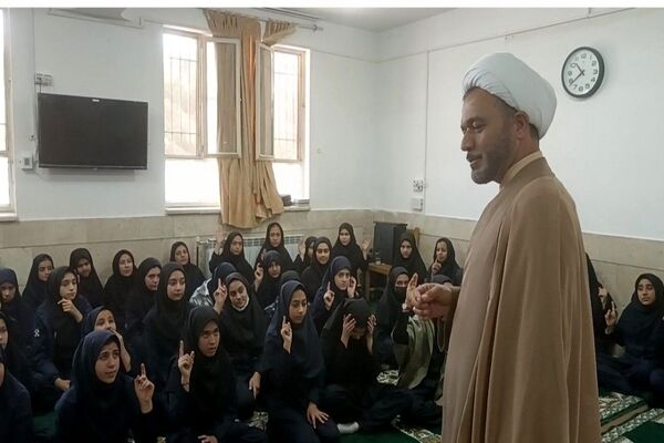 گرامیداشت هفته نیروی انتظامی در دبیرستان شهید مجید دهنوی