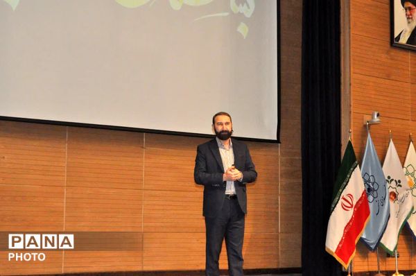 همایش تاب‌آوری زوجین جوان در زندگی مشترک در تالار شهر مشهد مقدس