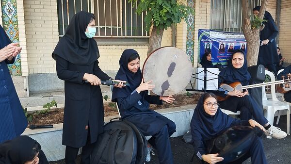 برگزاری رویداد شادی به رنگ ایثار در دبیرستان شاهد عصمت ناحیه ۳ کرج