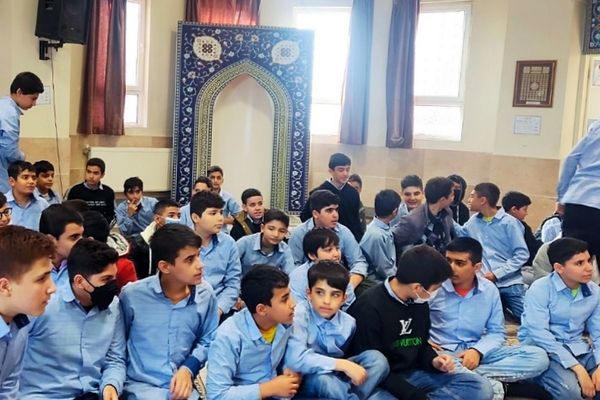 معاینات پزشکی دانش‌آموزان مدرسه انصارالمهدی قرچک