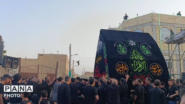 زمزمه‌ های سوگ در کوچه‌های خشتی؛ وقتی نخل چاه‌ ملکی به یاد حسین (ع) برمی‌خیزد