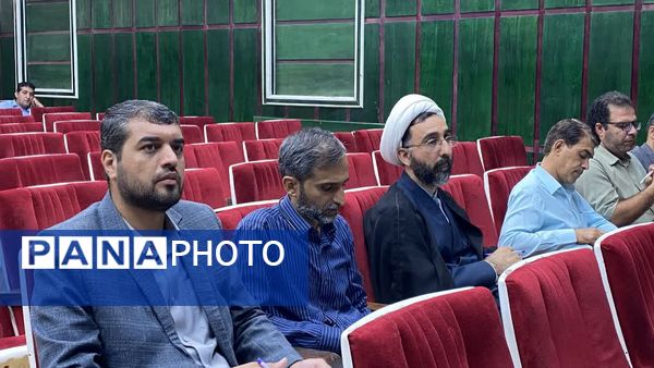 اولین کارگاه از سلسله کارگاه‌های دوره توانمندسازی مربیان پرورشی ناحیه 2 یزد
