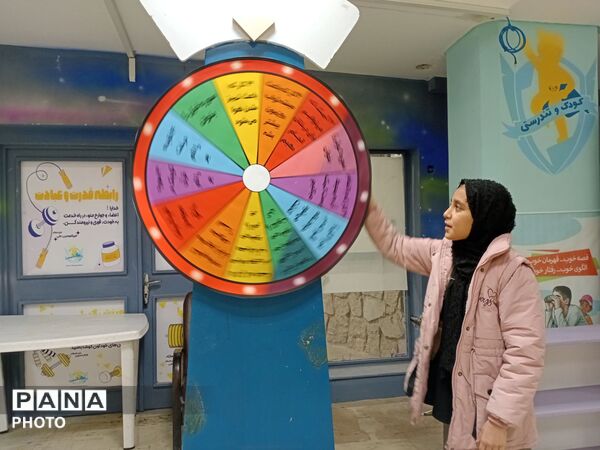 برگزاری جشنواره ضیافت نور توسط کهکشان کودکی درفرهنگسرای کودک و آینده 