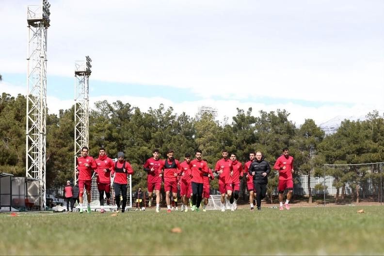 استراحت در برنامه دوشنبه سرخپوشان