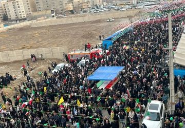 تاریخ تکرار نشد، ادامه پیدا کرد