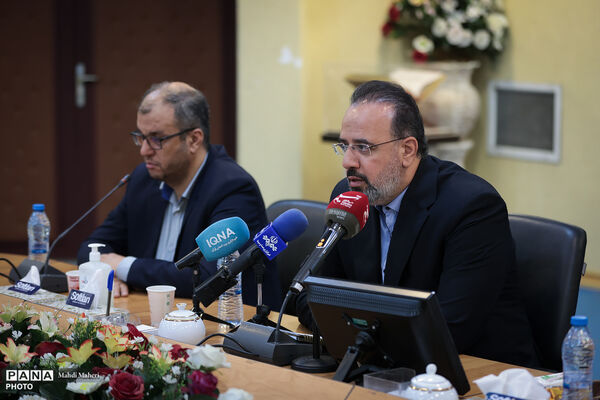 نشست خبری مدیر جدید شبکه رادیویی قرآن