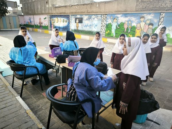 وارنیش فلوراید در دبستان شطیطه2