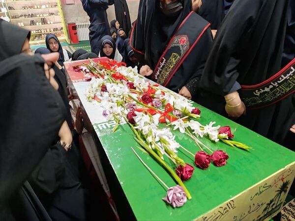 دبیرستان دخترانه شاهد قدسیان میزبان پیکر مطهر شهید گمنام