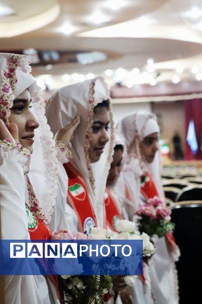 تجمع دانش‌آموزان آموزشگاه‌های شمال غرب شیراز در روز دانش‌آموز