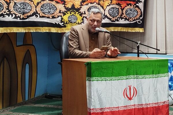 گردهمایی انجمن شعر و ادب فرهنگیان در دبستان طالقانی ناحیه دو شهرری 