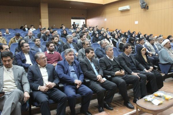 ملکان صحنه افتخارآفرینی برترین‌های کنکور ۱۴۰۴