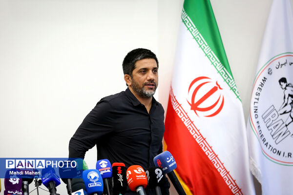 نشست خبری رئیس فدراسیون کشتی
