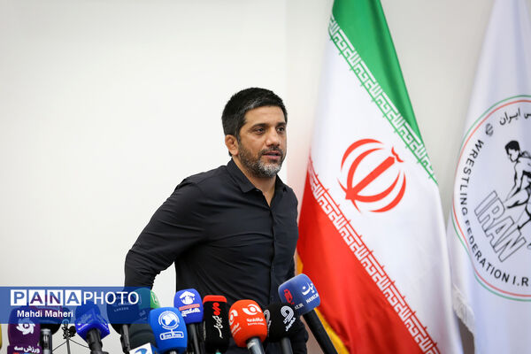 نشست خبری رئیس فدراسیون کشتی