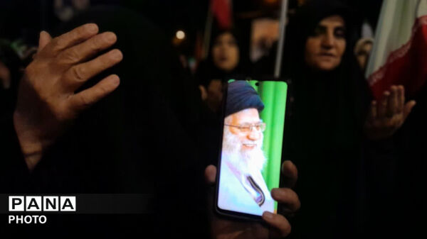 حضور پرصلابت مردم کوهدشت در اجتماع شبانه