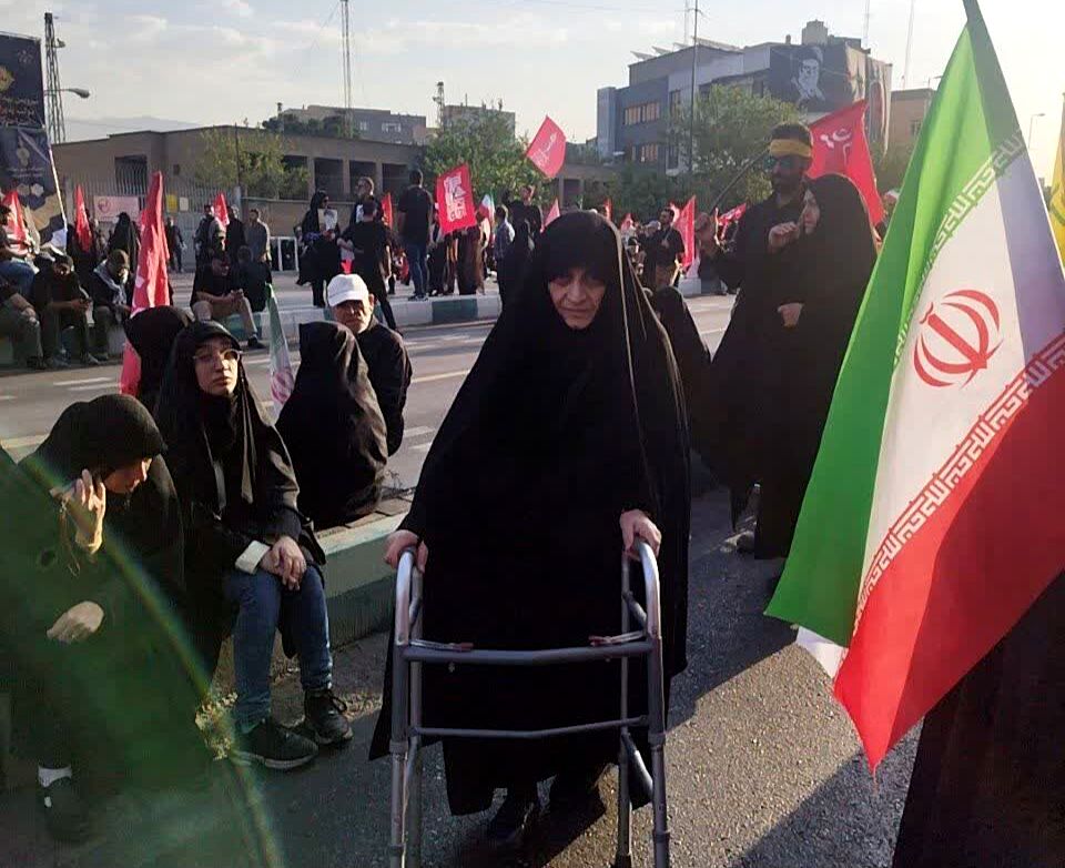 بدرقه میلیونی مردم در مسافت ۲٠ کیلومتری