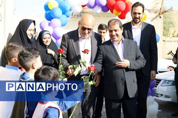 نواخته شدن زنگ شکوفه‌ها در دبستان محمد مهدی صالحی یزد