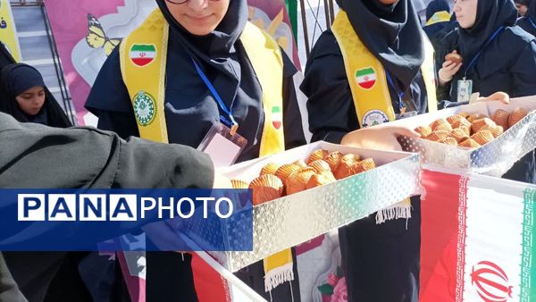 خروش استکبار ستیزی دانش‌آموزان شیرازی