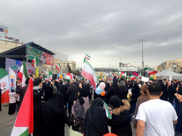 حضور حماسی منطقه ۵ در راهپیمایی ۲۲ بهمن
