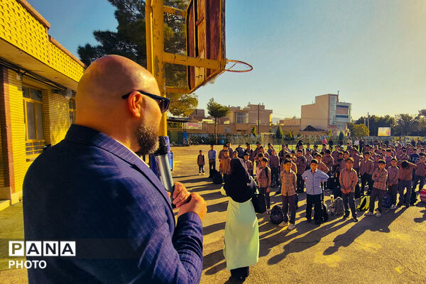 طنین زنگ مهر و مقاومت در دبستان شاهد باقرالعلوم آباده