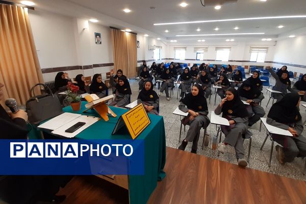 گرامیداشت هفته پیوند و بهداشت روانی در دبیرستان فرزانگان قائمشهر