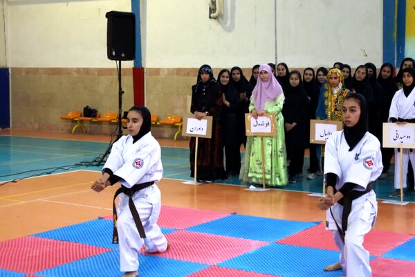 آیین افتتاحیه المپیاد ورزشی درون‌مدرسه‌ای در یزد
