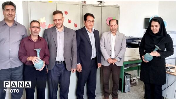 پاسداشت مقام معلم و تجلیل از تلاشگران عرصه تعلیم و تربیت در منطقه سردرود