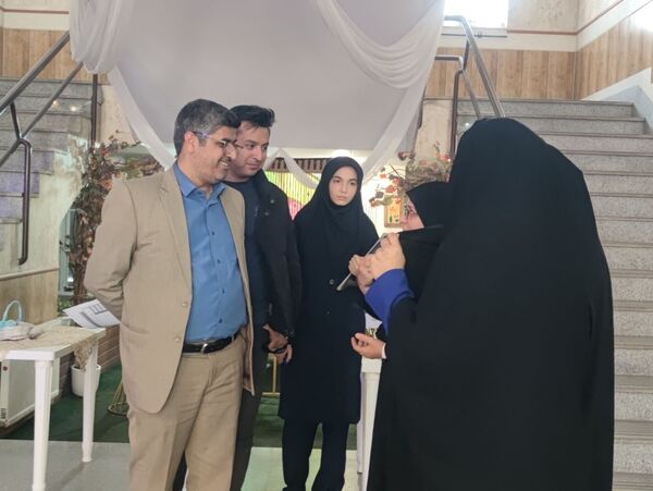 بازدید معاون پرورشی و تربیت بدنی ناحیه سه از دبیرستان مصلی‌نژاد ام البنین 