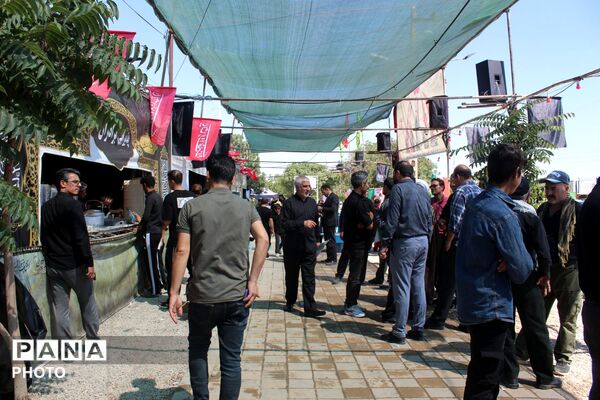 موکب‌های فاروج، میزبان زائران بدرقه رهبر شهید در مسیر مشهد