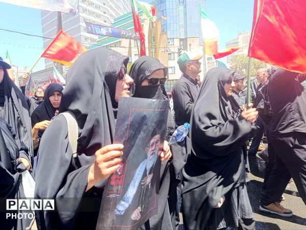 مراسم تشییع رهبر معظم انقلاب و خانواده ایشان در مشهد
