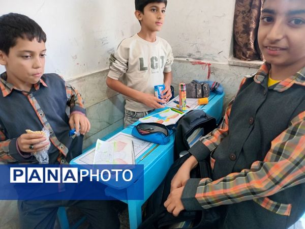 توزیع شیر گامی برای سلامت و نشاط دانش‌آموزان در دبستان شهید پسندیده فدافن 