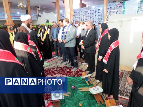 بازدید قائم مقام سازمان دانش‌آموزی از دانش‌آموزان پیشتاز معتکف بام و صفی‌آباد