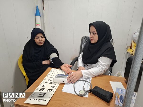 پویش «با هم قوی‌تر شویم»  در میدان ۱۵ خرداد