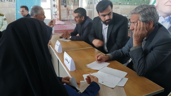 مسئولین کاشمر پای درد و دل مردم نشستند