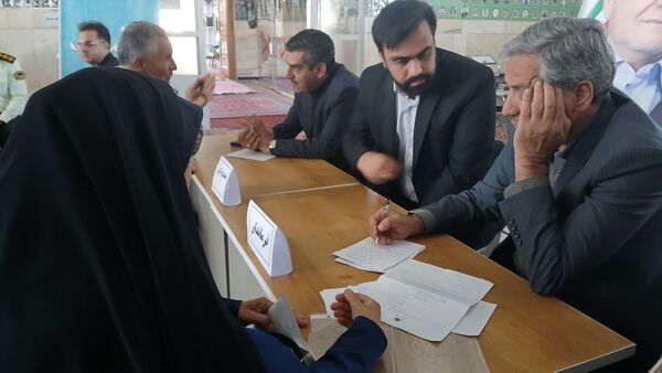 مسئولین کاشمر پای درد و دل مردم نشستند