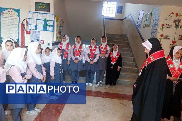 طلوع نشاط و انسجام؛ مراسم صبحگاهی تشکیلاتی در دبستان صدیقه کبری فیروزکوه 