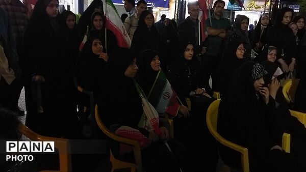گذری بر کافه گفتگو  حسینیه امام خمینی نیشابور در هشتاد و پنجمین شب از اجتماعات مردمی 