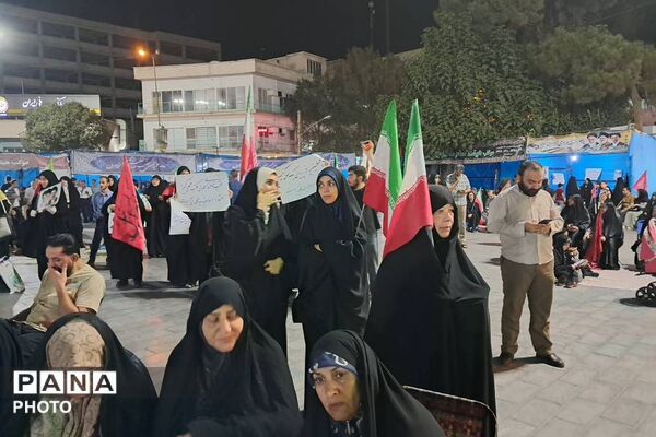 حضور دانش‌آموزان دبیرستان اسلامی تزکیه ناحیه دو شهرری در تجمعات شبانه 