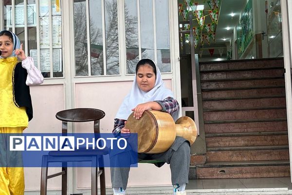 رویداد از خون جوانان وطن لاله می روید در دبستان دخترانه آیین روشن