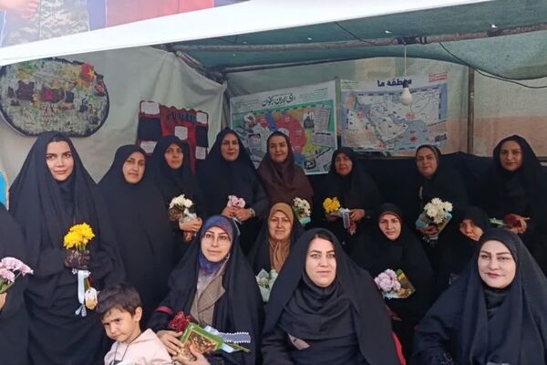 حضور مدیران و معاونان مدارس در پاتوق نوجوان مبارز و تقدیر از مدیران و معاونان مدارس