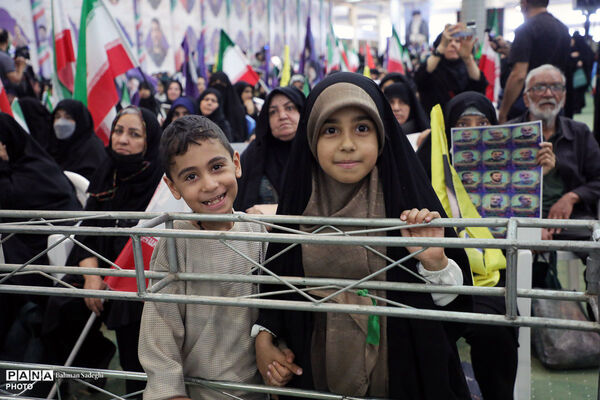 مراسم گرمیداشت شهدای جنگ رمضان و سالگرد شهدای اقتدار ایران