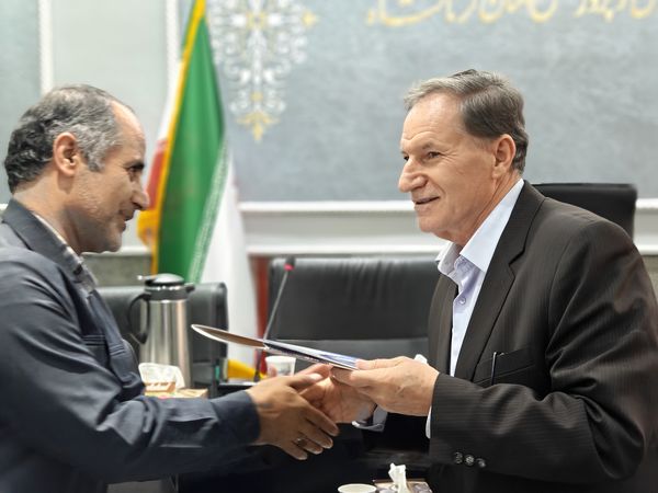 نشست خبری مدیرکل آموزش و پرورش استان کرمانشاه با اصحاب رسانه 