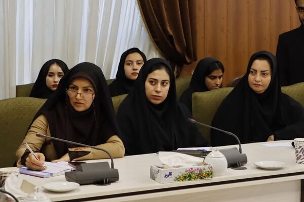 نشست صمیمی شورای عالی استان‌ها با نمایندگان مجمع دانشجویی