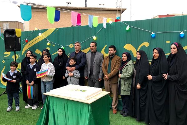 حضور پر شور دانش آموزان ناحیه دو شهرری در جشن نیمه شعبان و ایرانمون