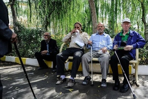 واریز علی‌الحساب حقوق فروردین بازنشستگان تامین‌اجتماعی/زمان‌ پرداخت «معوقات» اعلام می‌شود