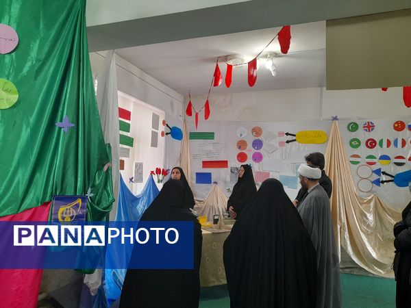 افتتاح نمایشگاه مدرسه انقلاب دبیرستان آسیه پیش قلعه 